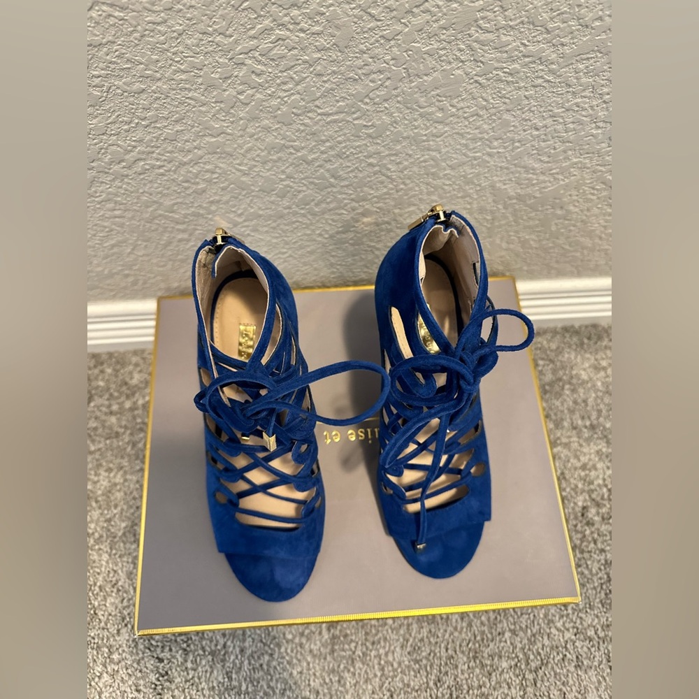 Louise et Cie Lo-Kacy Suede Heel in Blue 
Size 6